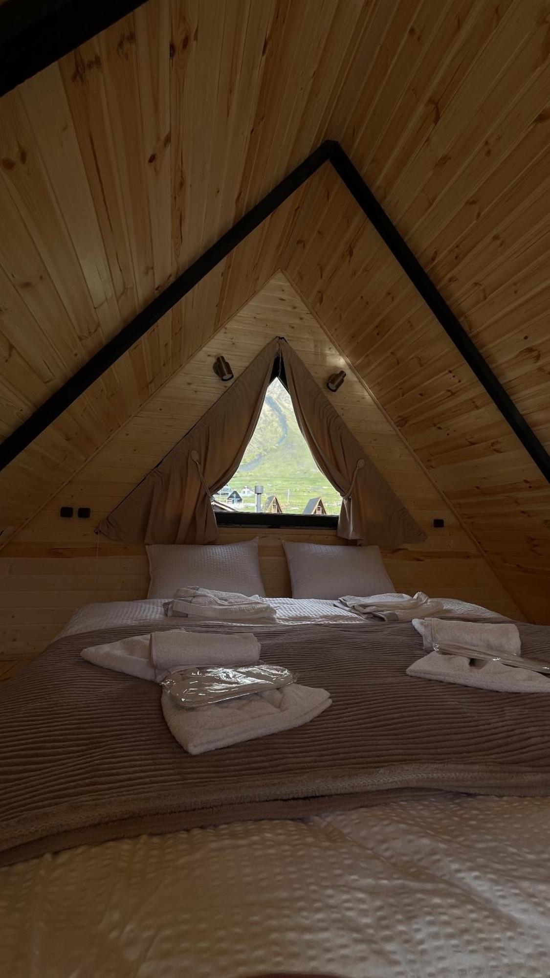 Outdoor Cottages Kazbegi Номер фото