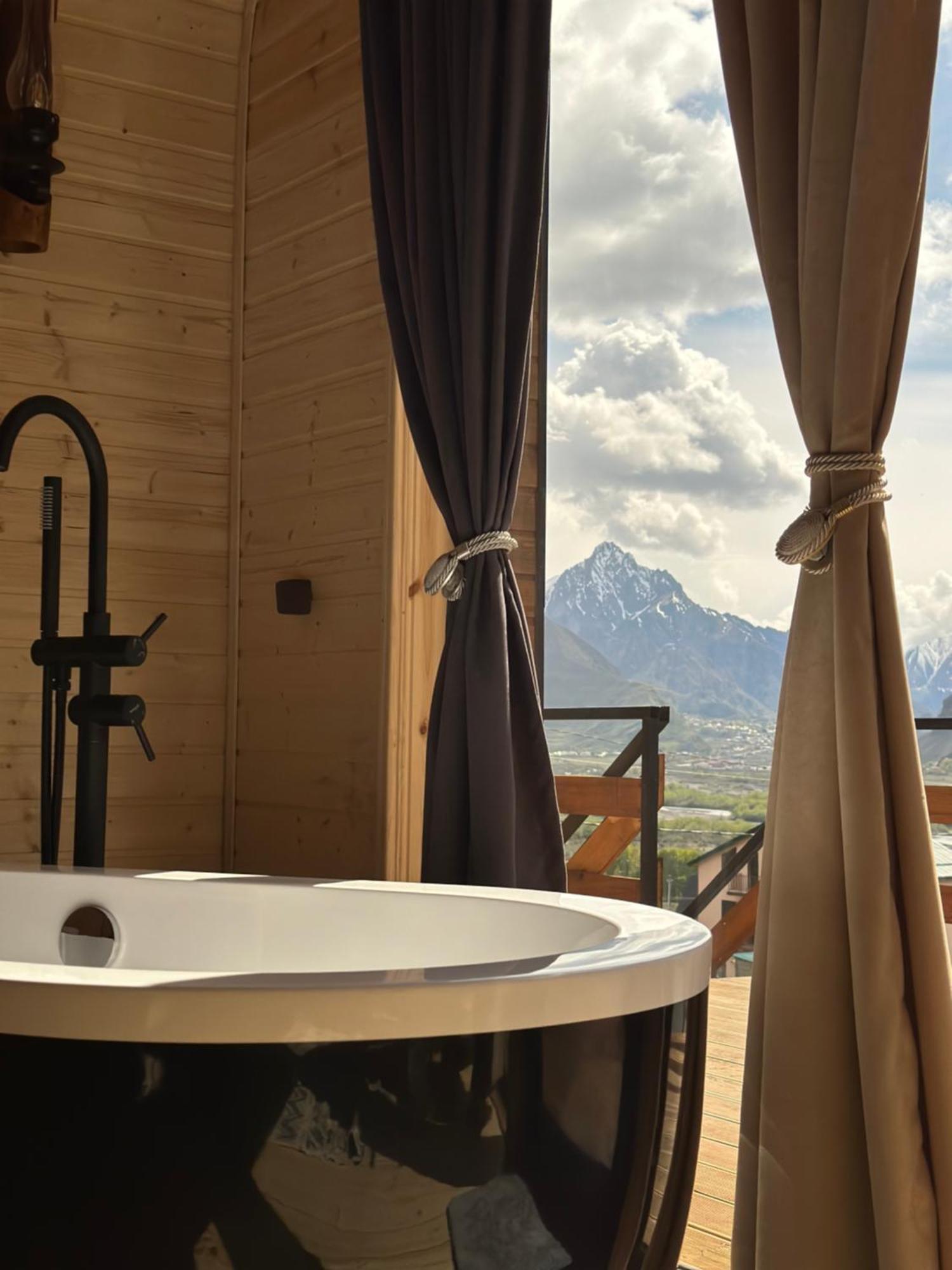 Outdoor Cottages Kazbegi Экстерьер фото