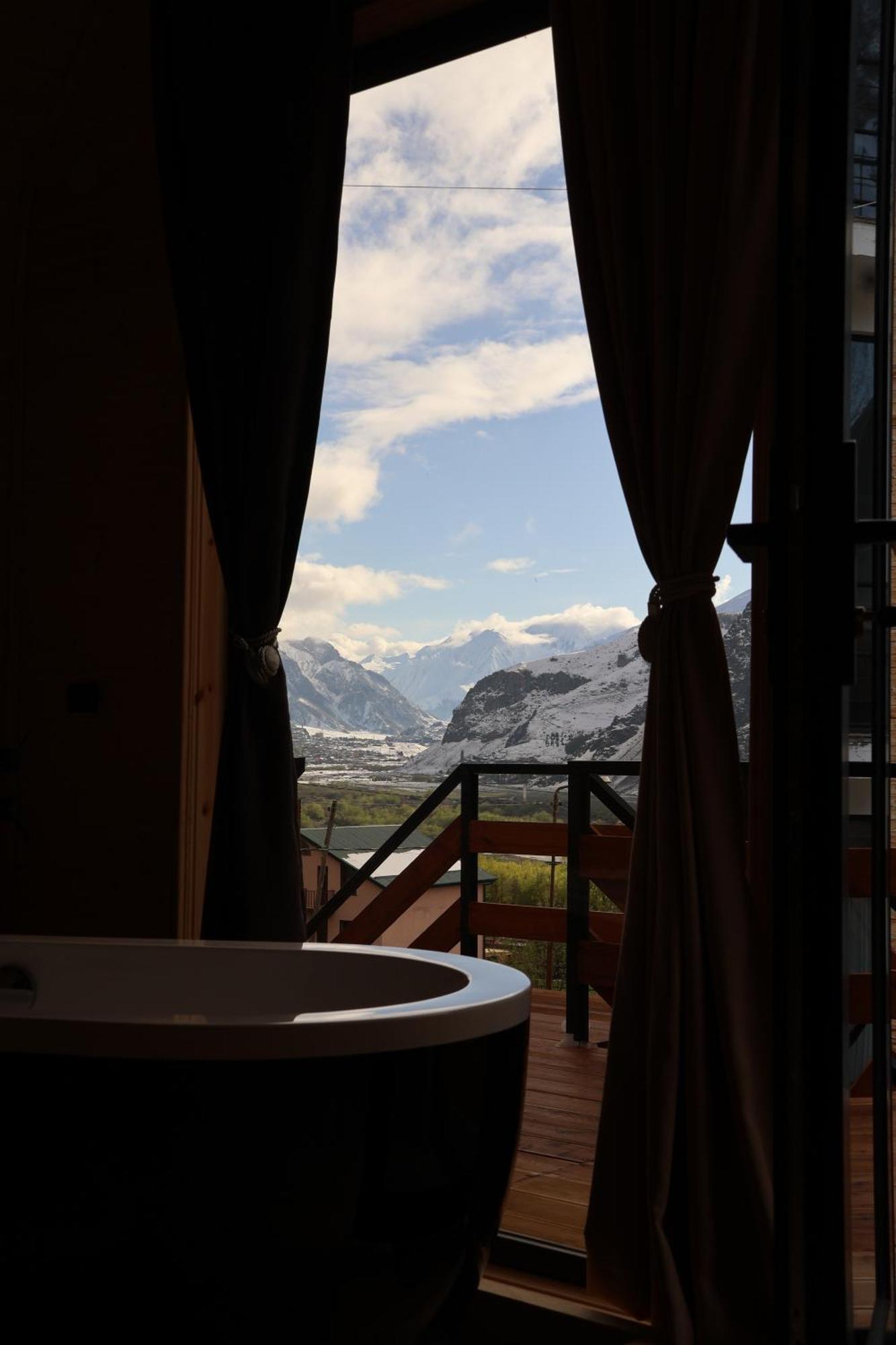 Outdoor Cottages Kazbegi Экстерьер фото